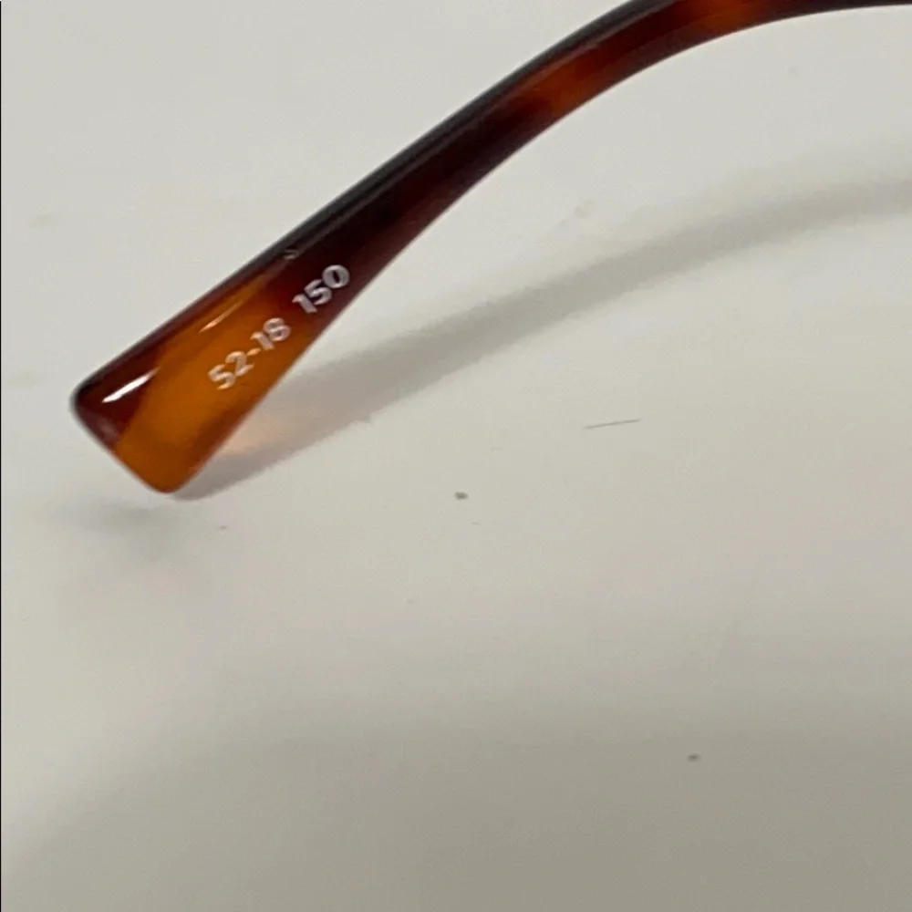 Le Specs new tags